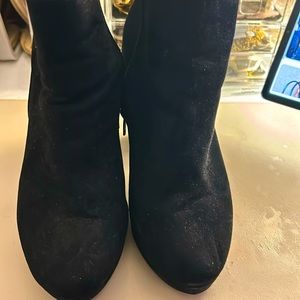 Black high heels boots